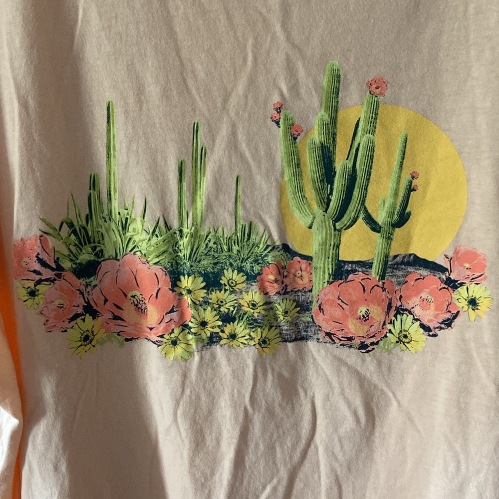 Old Navy Tshirt Size XL - Picture 2 of 6
